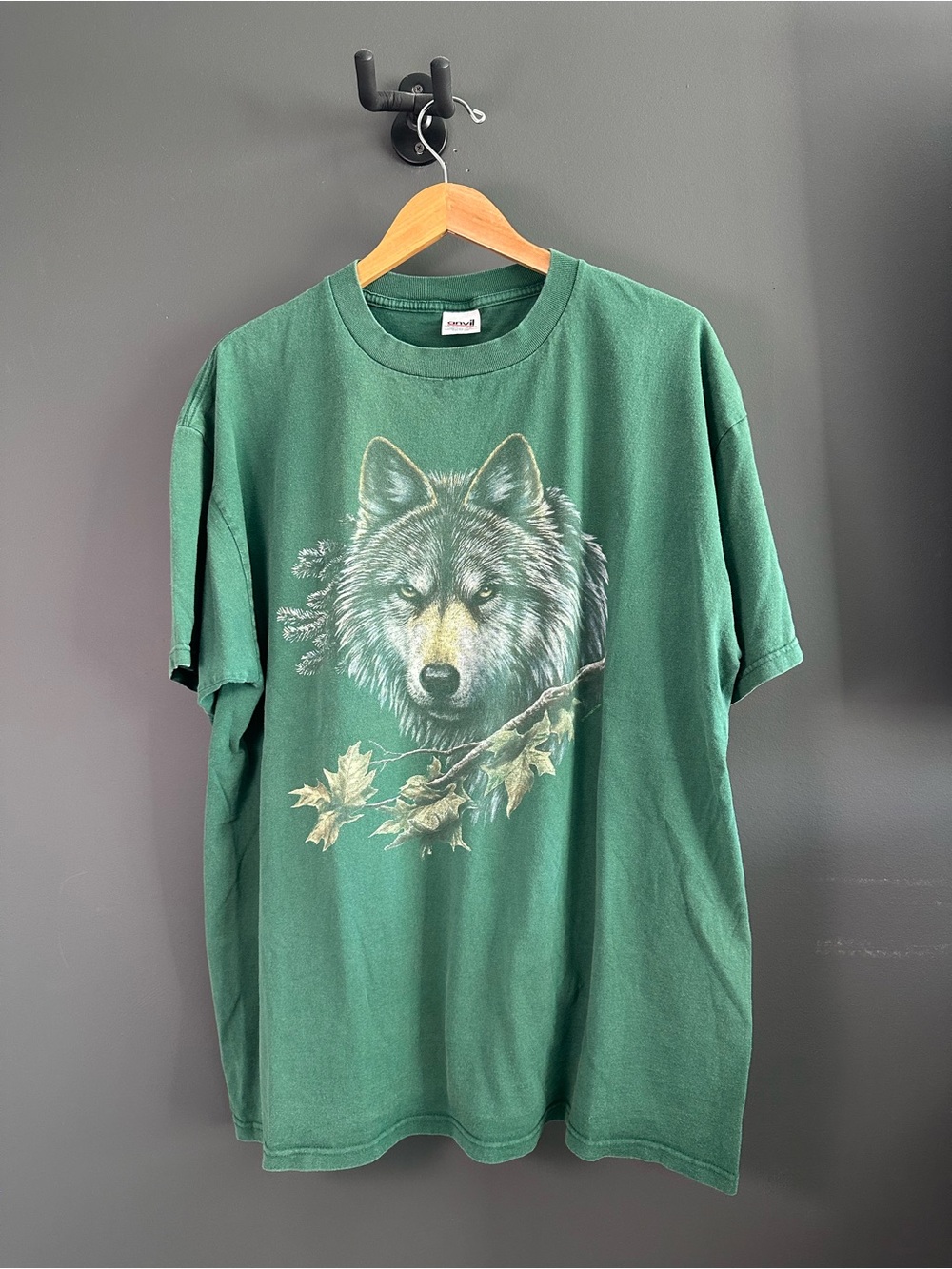 Anvil Green Wolf Graphic Tee - Men's Short Sleeve